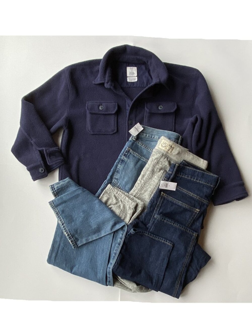 GAP 2 NEW Jeans US16, NEW Sweatpants, GAP Shirt and LEVI'S Joggers XL Set of 5